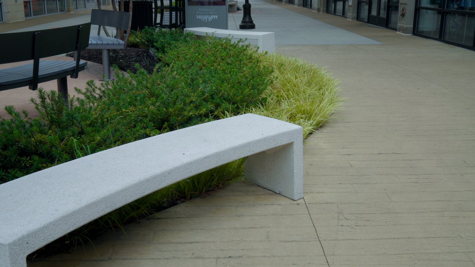 Retail shopping center bench design